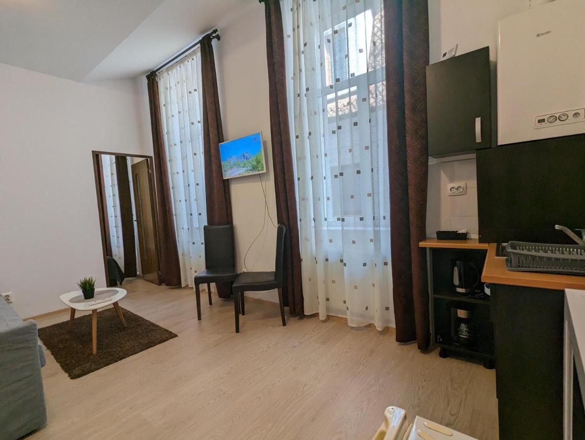Key Apartments In Main Square Braşov Eksteriør bilde