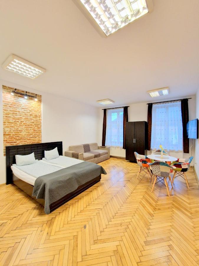 Key Apartments In Main Square Braşov Eksteriør bilde