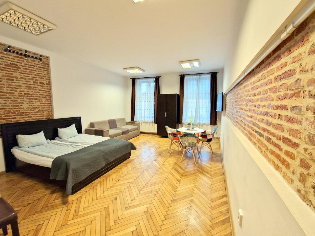 Key Apartments In Main Square Braşov Eksteriør bilde